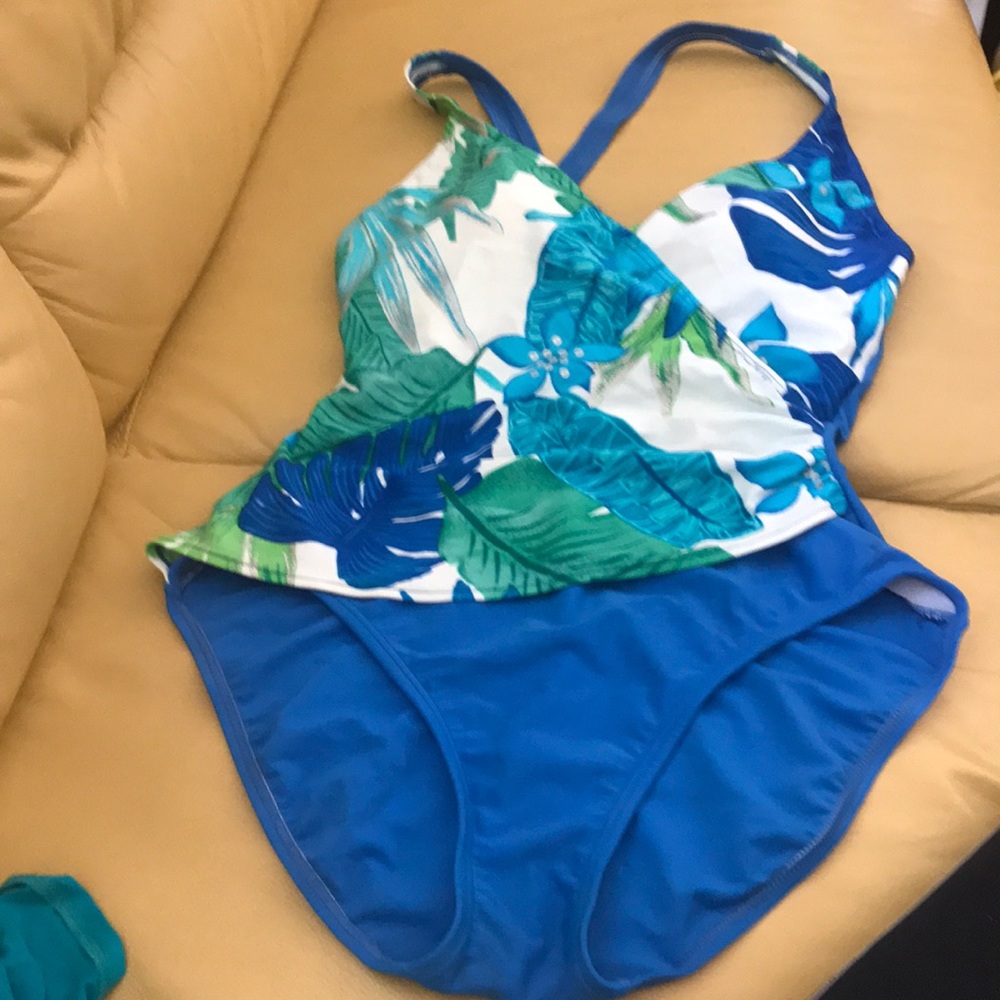 Swimming suit